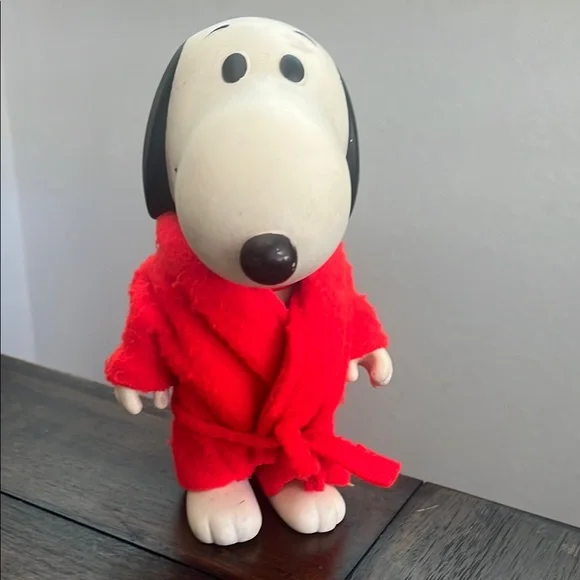 Vintage Peanuts Snoopy Red Robe Rubber Posable Doll 1958 1966 - Picture 5 of 6